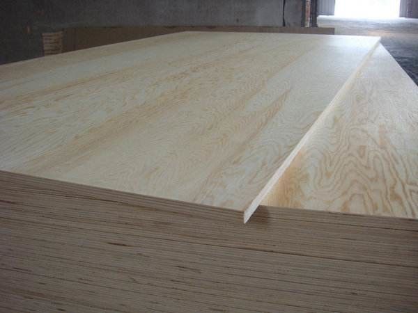 Natural Color Pine Veneer Plywood , Furniture grade 4 By 8 Plywood Sheets